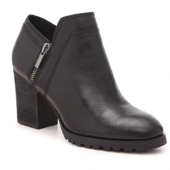 Lucky Brand Natlee Leather Ankle Booties Black 8 Stacked Heel Lug Sole Zip - Picture 1 of 12